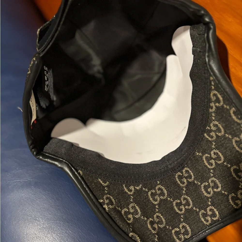 Gucci Black and Gold Patterned Cap - Picture 6 of 10